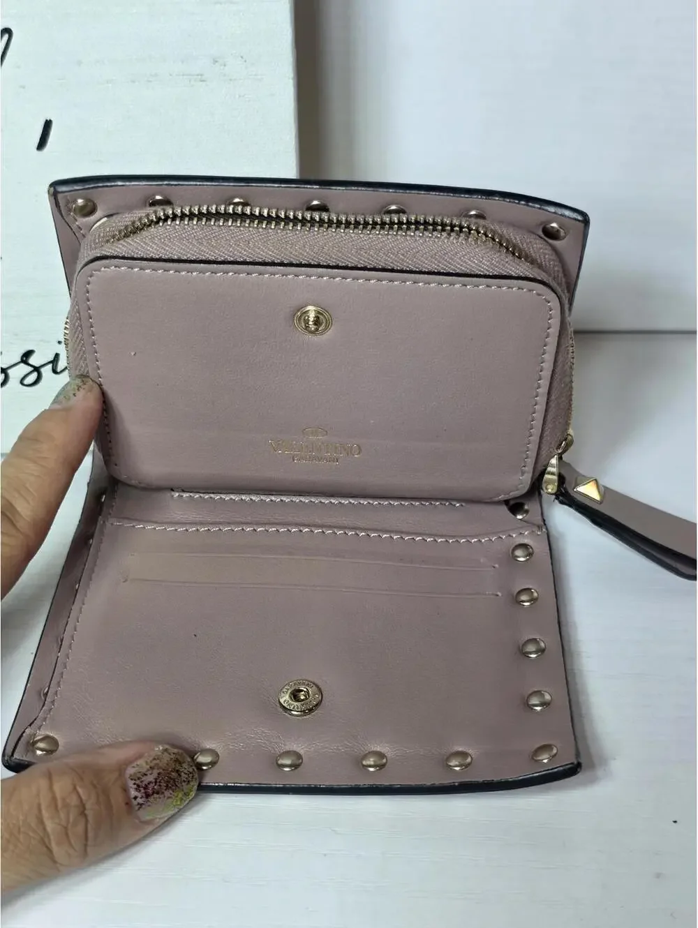 Valentino Garavani Rockstud Bifold Wallet Leather Pink Beige